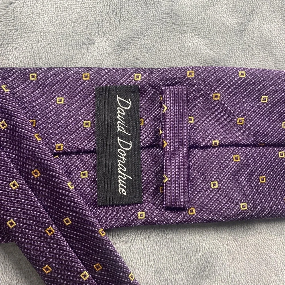 David Donahue Tie Mens One Size Purple 100% Silk Geometric Classic Woven Necktie